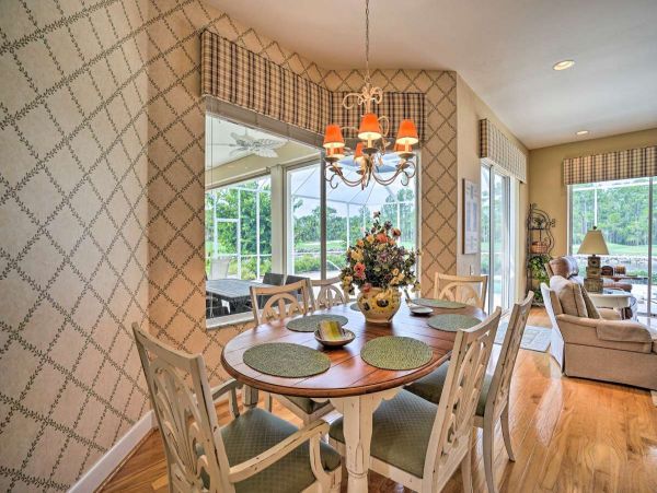 Lakefront 4 Bedroom Vacation Rental in Naples