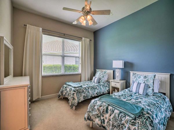 Lakefront 4 Bedroom Vacation Rental in Naples