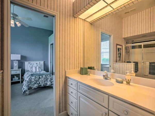 Lakefront 4 Bedroom Vacation Rental in Naples