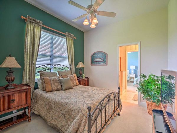 Lakefront 4 Bedroom Vacation Rental in Naples