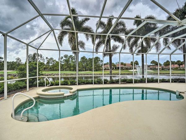 Lakefront 4 Bedroom Vacation Rental in Naples