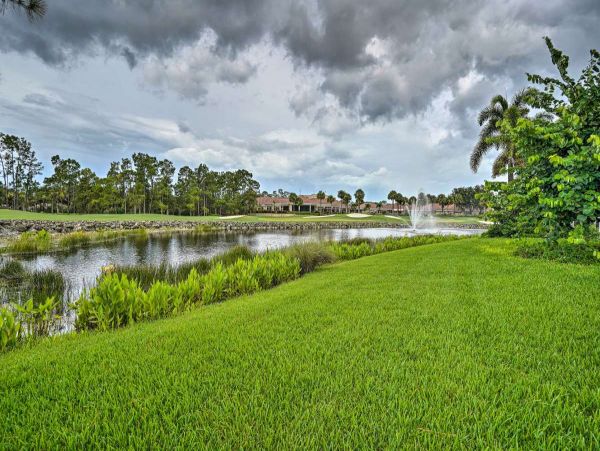Lakefront 4 Bedroom Vacation Rental in Naples