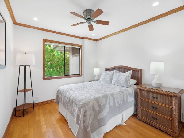 Walk to Beach Vacation Home Three Bedroom