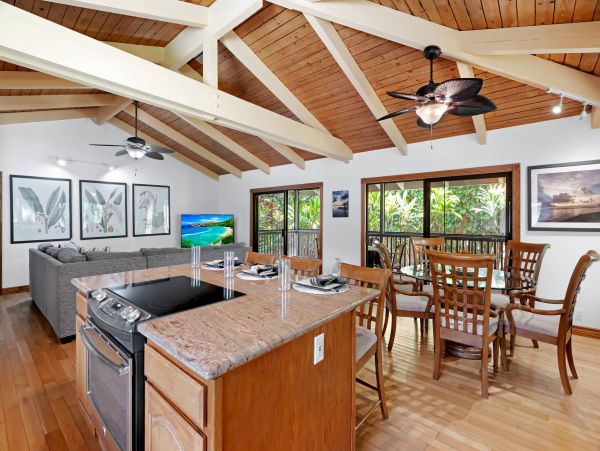 Walk to Beach Vacation Home Three Bedroom