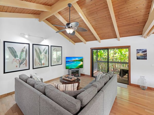 Walk to Beach Vacation Home Three Bedroom