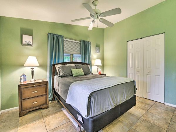 Two Bedroom Home with Pool & Sleeps 6 Guests