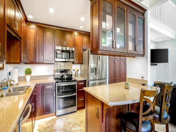 Lahaina Vacation  Two Level Condo Three Bedroom Walk to Beach