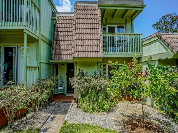 Lahaina Vacation  Two Level Condo Three Bedroom Walk to Beach