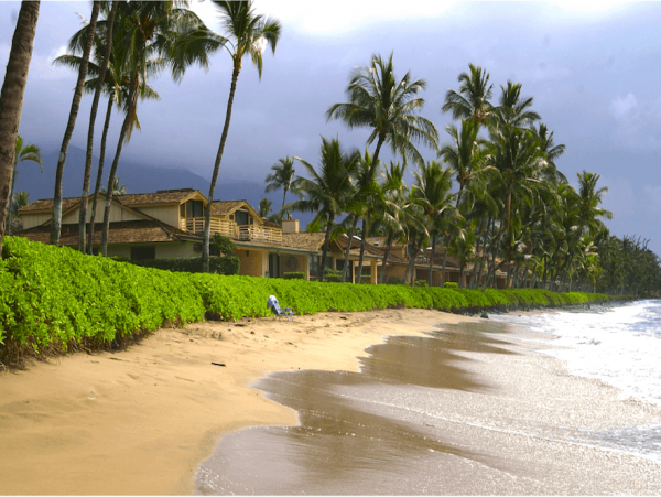 Lahaina Vacation  Two Level Condo Three Bedroom Walk to Beach