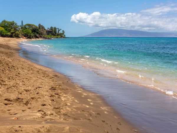 Lahaina Vacation  Two Level Condo Three Bedroom Walk to Beach