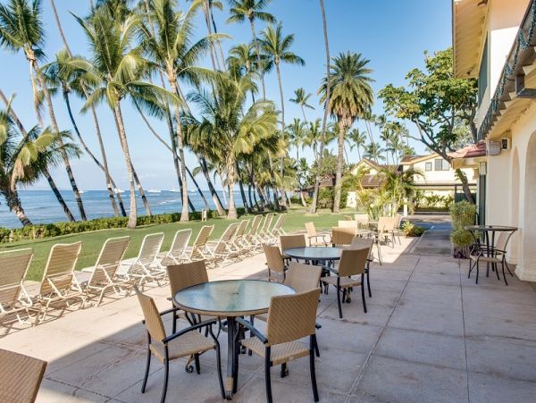 Lahaina Vacation  Two Level Condo Three Bedroom Walk to Beach