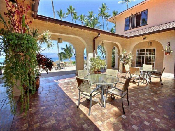Lahaina Vacation  Two Level Condo Three Bedroom Walk to Beach