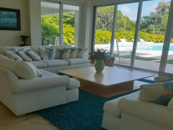 Gorgeous 8 Bedroom Home with Pool & Spa