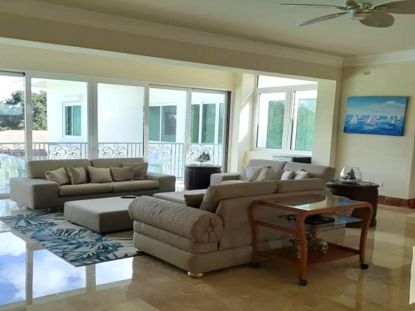 Gorgeous 8 Bedroom Home with Pool & Spa