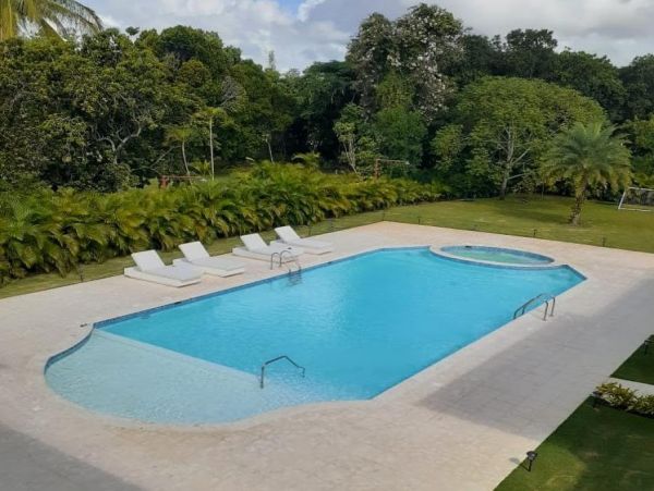 Gorgeous 8 Bedroom Home with Pool & Spa