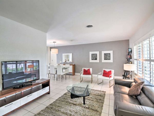 Canalfront Four Bedroom Vacation Home with Private Pool & Boat Dock