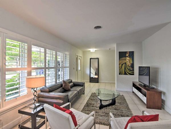 Canalfront Four Bedroom Vacation Home with Private Pool & Boat Dock