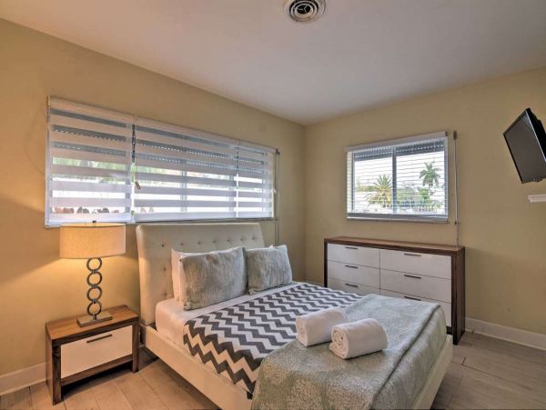 Canalfront Four Bedroom Vacation Home with Private Pool & Boat Dock