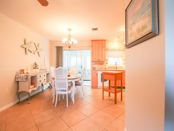 Charming Two Bedroom Vacation Home in Venice Sleeps 4