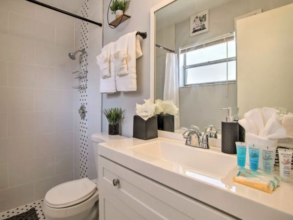 Lovely Lauderhill 3 Bedroom Vacation Home Sleeps 6 Guests