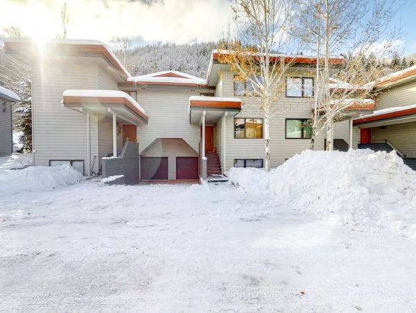 Charming Vacation Condo in Avon Sleeps 8