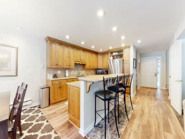Charming Vacation Condo in Avon Sleeps 8