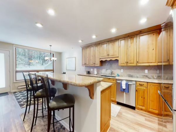 Charming Vacation Condo in Avon Sleeps 8