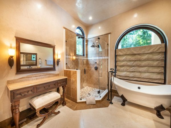 Elegant 4 Bedroom Villa with Pool in Puntarenas