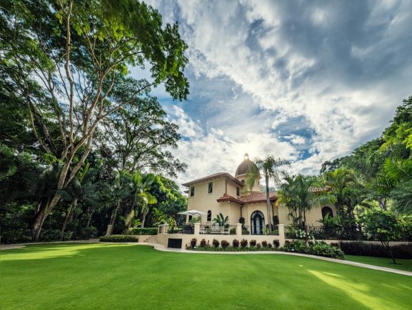 Elegant 4 Bedroom Villa with Pool in Puntarenas