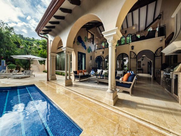 Elegant 4 Bedroom Villa with Pool in Puntarenas