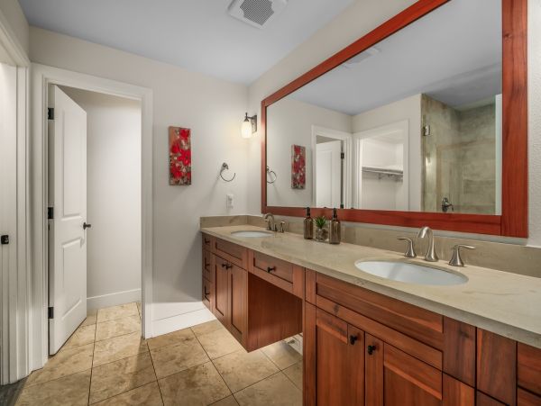 Poipu Luxury Vacation Rental Ground-Floor Kauai Vacation Villa with Resort Amenities