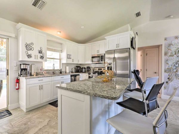 Charming 3 Bedroom Vacation Home Private Pool Fort Myers