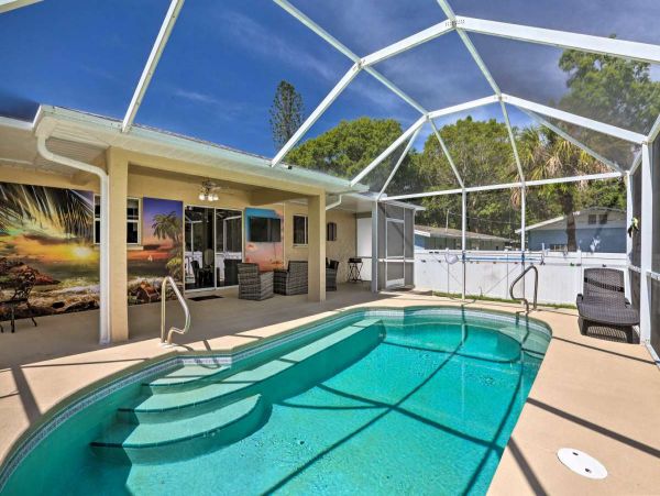Charming 3 Bedroom Vacation Home Private Pool Fort Myers
