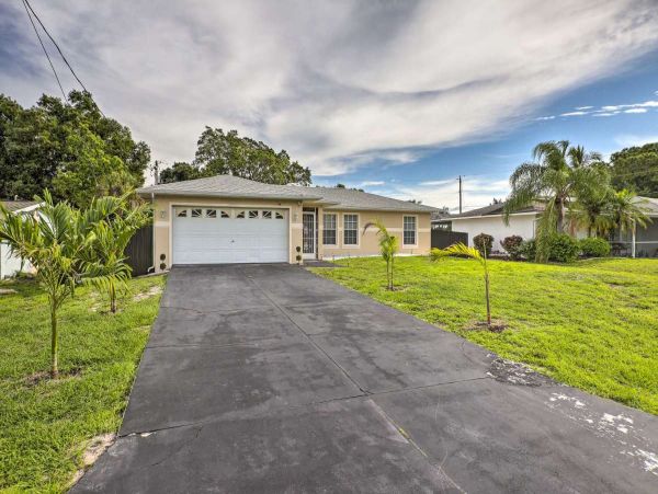 Charming 3 Bedroom Vacation Home Private Pool Fort Myers