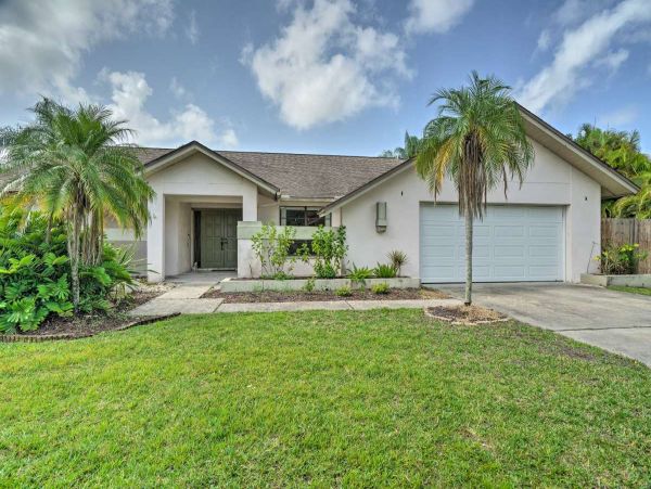 Fort Myers Vacation Home with Private Pool Sleeps 6