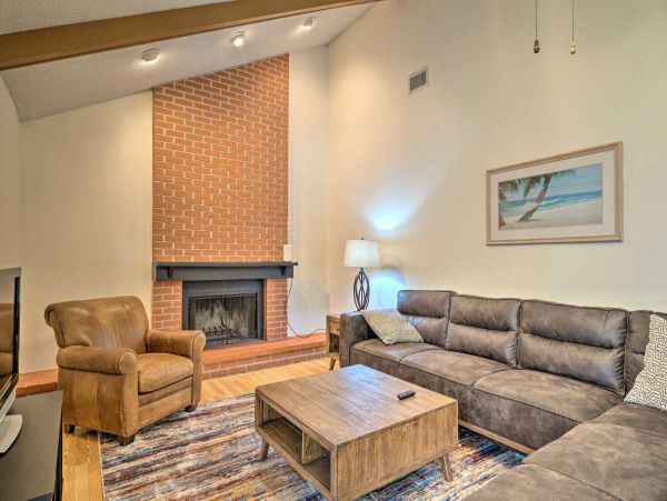 Fort Myers Vacation Home with Private Pool Sleeps 6