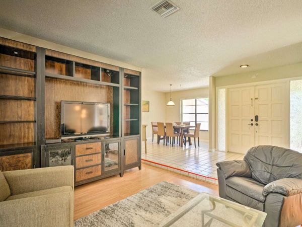 Fort Myers Vacation Home with Private Pool Sleeps 6