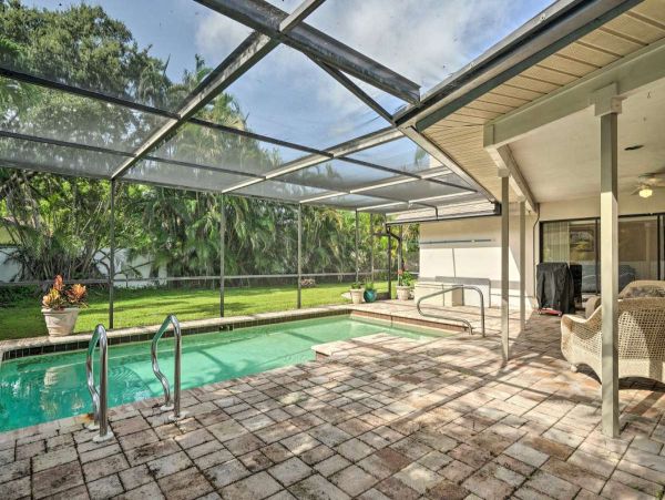 Fort Myers Vacation Home with Private Pool Sleeps 6