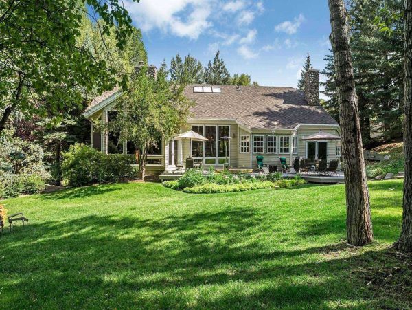 Mountain Views Avon Vacation Home Five Bedroom