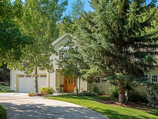 Mountain Views Avon Vacation Home Five Bedroom