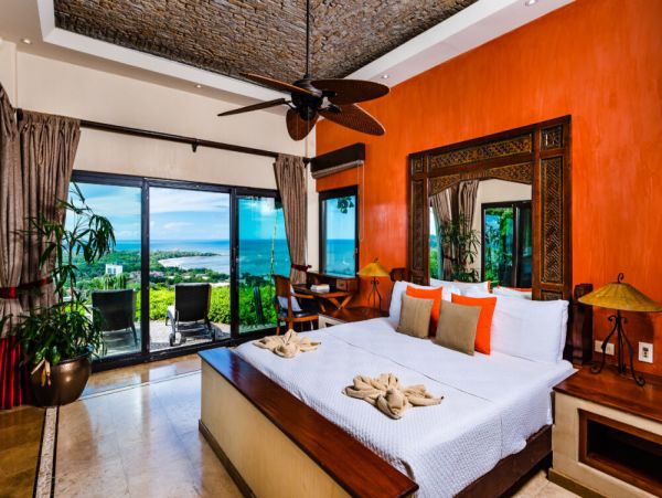 Ocean View 3 Bedroom Home Sleeps 9