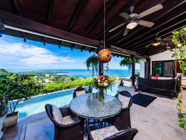Ocean View 3 Bedroom Home Sleeps 9