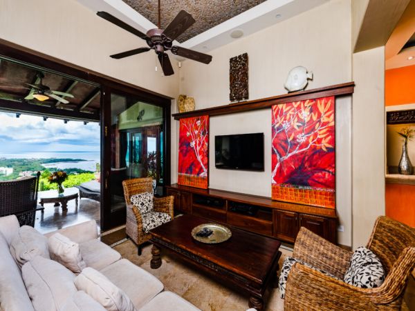 Ocean View 3 Bedroom Home Sleeps 9