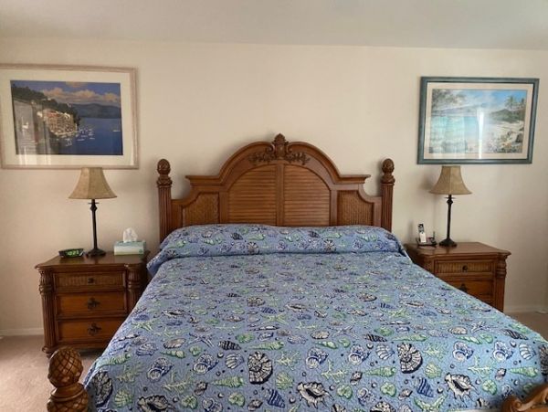 Two Bedroom Vacation Home with Private Pool Sleeps 6 Guests