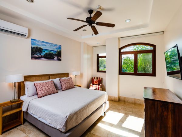 Beachfront 3 Bedroom Condo in Playa Langosta