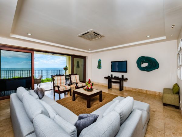 Beachfront 3 Bedroom Condo in Playa Langosta