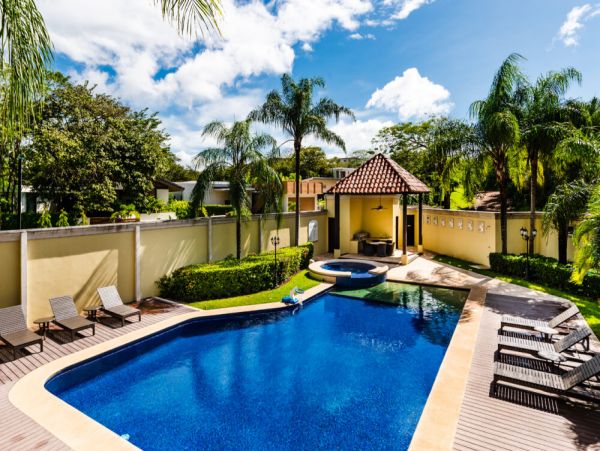Beachfront 3 Bedroom Condo in Playa Langosta