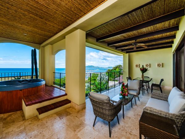 Beachfront 3 Bedroom Condo in Playa Langosta