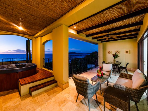 Beachfront 3 Bedroom Condo in Playa Langosta