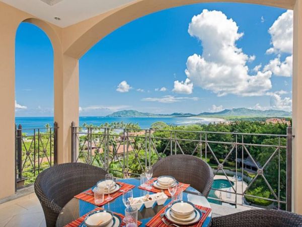 Luxury Penthouse with 3 Bedrooms & Ocean View